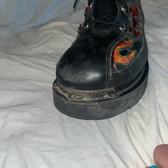 Harley-Davidson Men's Black Boots with Red and Orange Flames - Picture 5 of 9